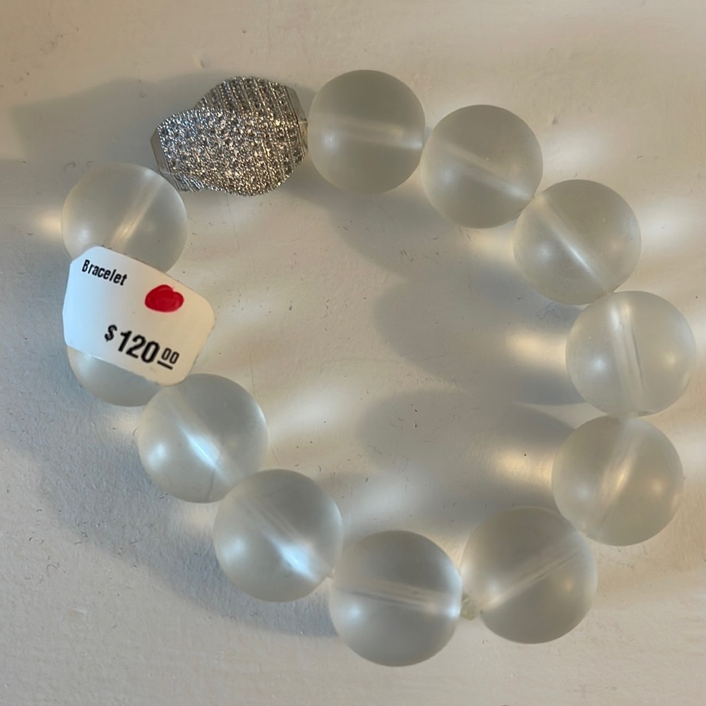 Elastic clear bracelet with silver crystals